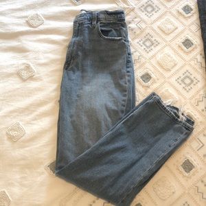 Abercrombie High Rise Straight Jeans